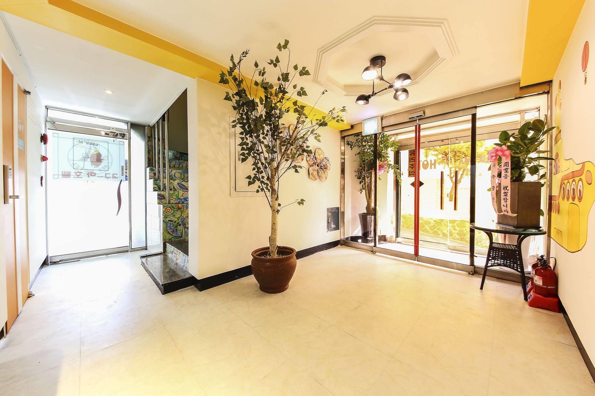 Hotel Goguma Shinchon Seoul Exterior foto